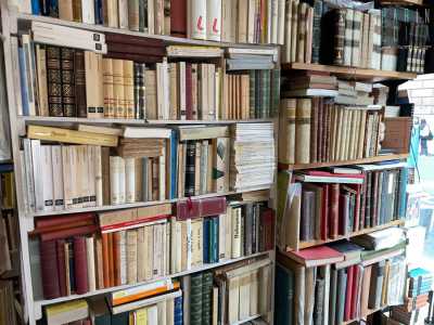 Altrettanto preziosi sono quei testi che conservano dediche di �penne� importanti